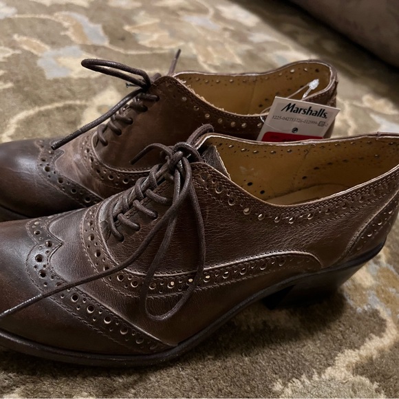 FRYE Maggie Leather Wingtip Perforated Oxfords Shoes womens Size 7.5 - Picture 2 of 5